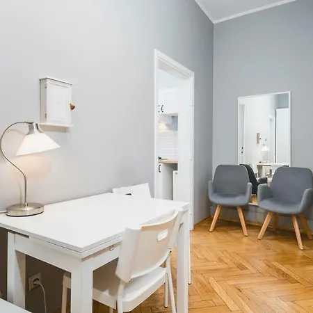 Apartment Florian's Gate | City Center Old Town | Florianska 40 *